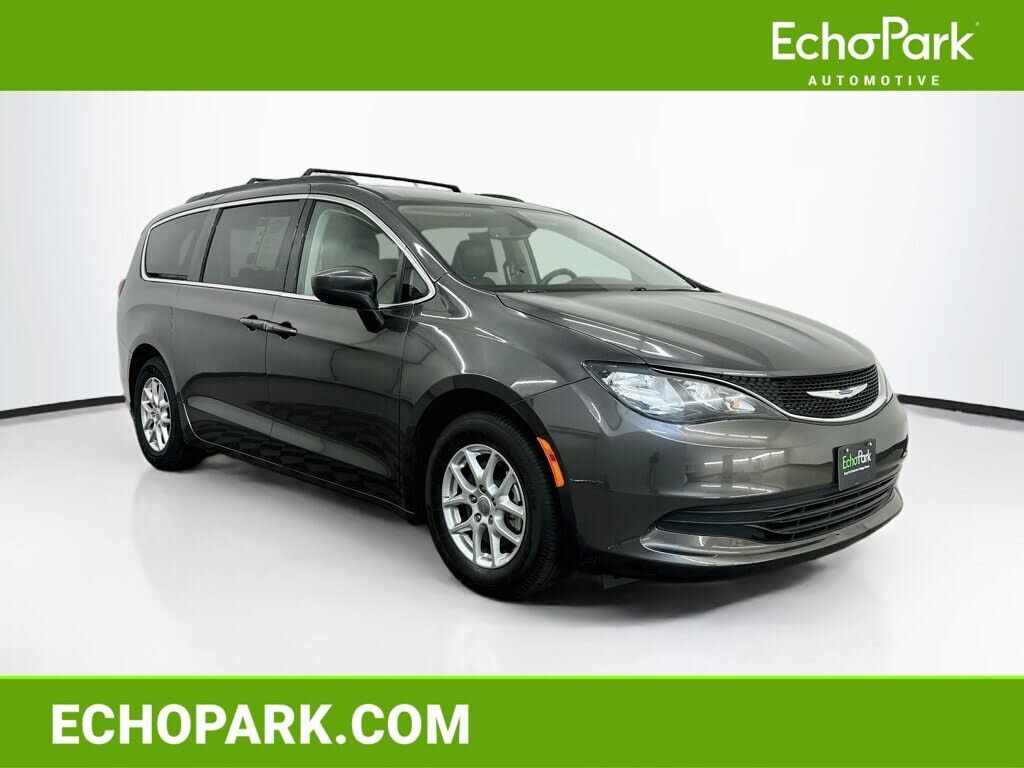 2020 CHRYSLER Voyager