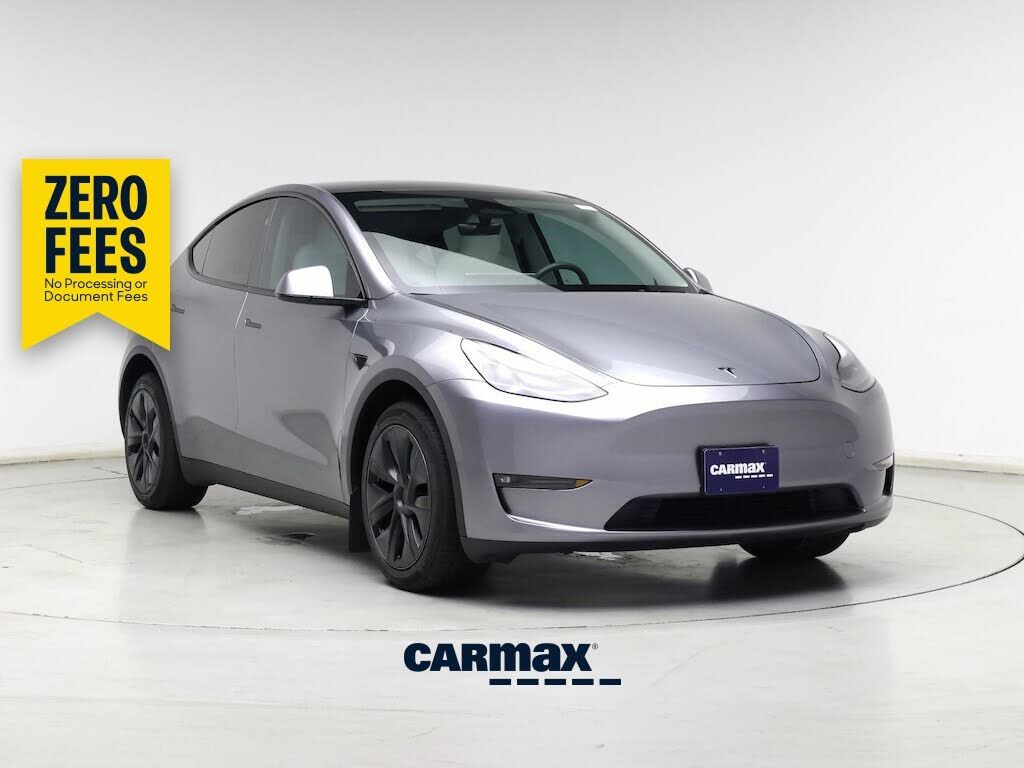 2025 TESLA Model Y