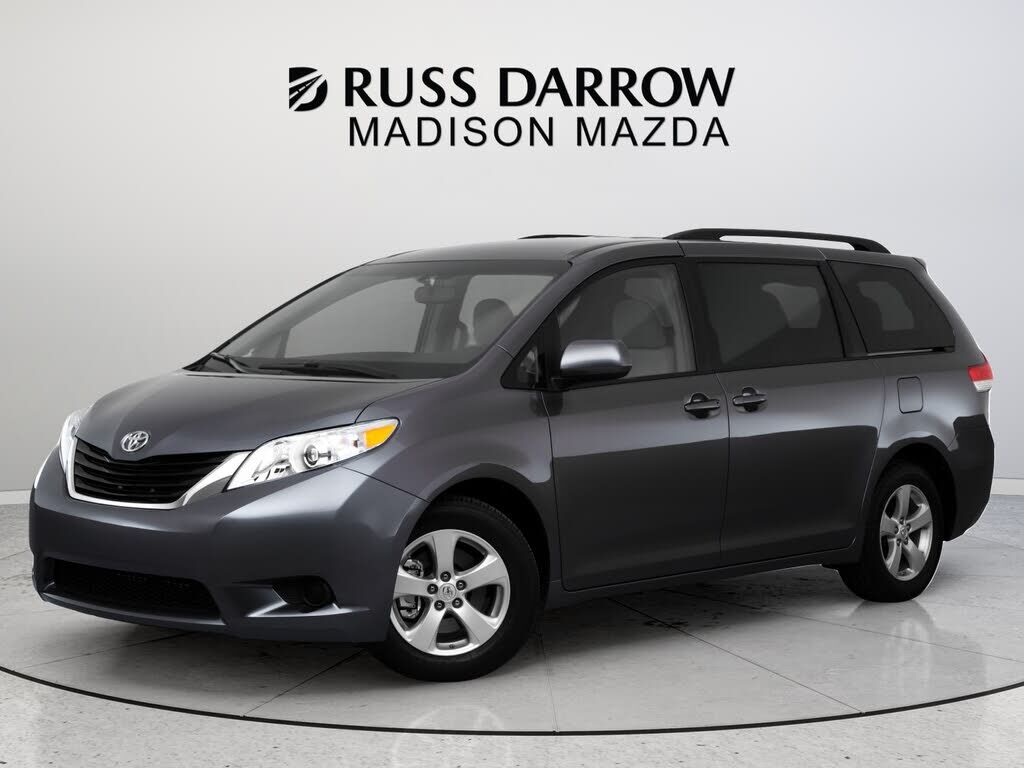 2011 TOYOTA Sienna