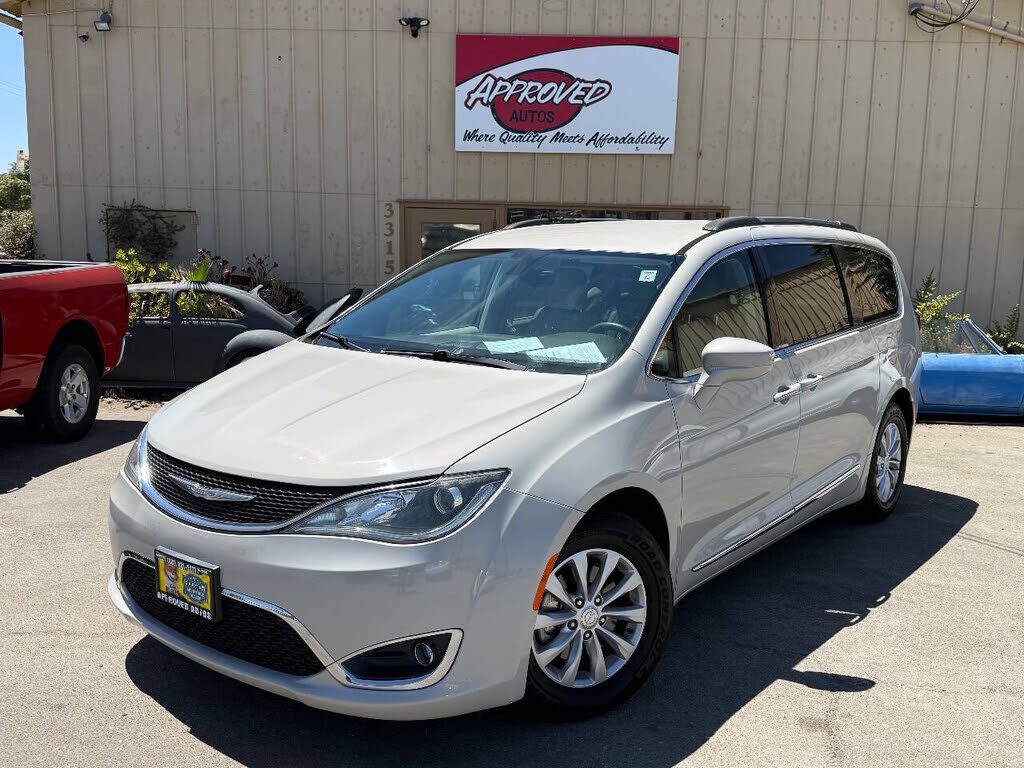 2017 CHRYSLER Pacifica