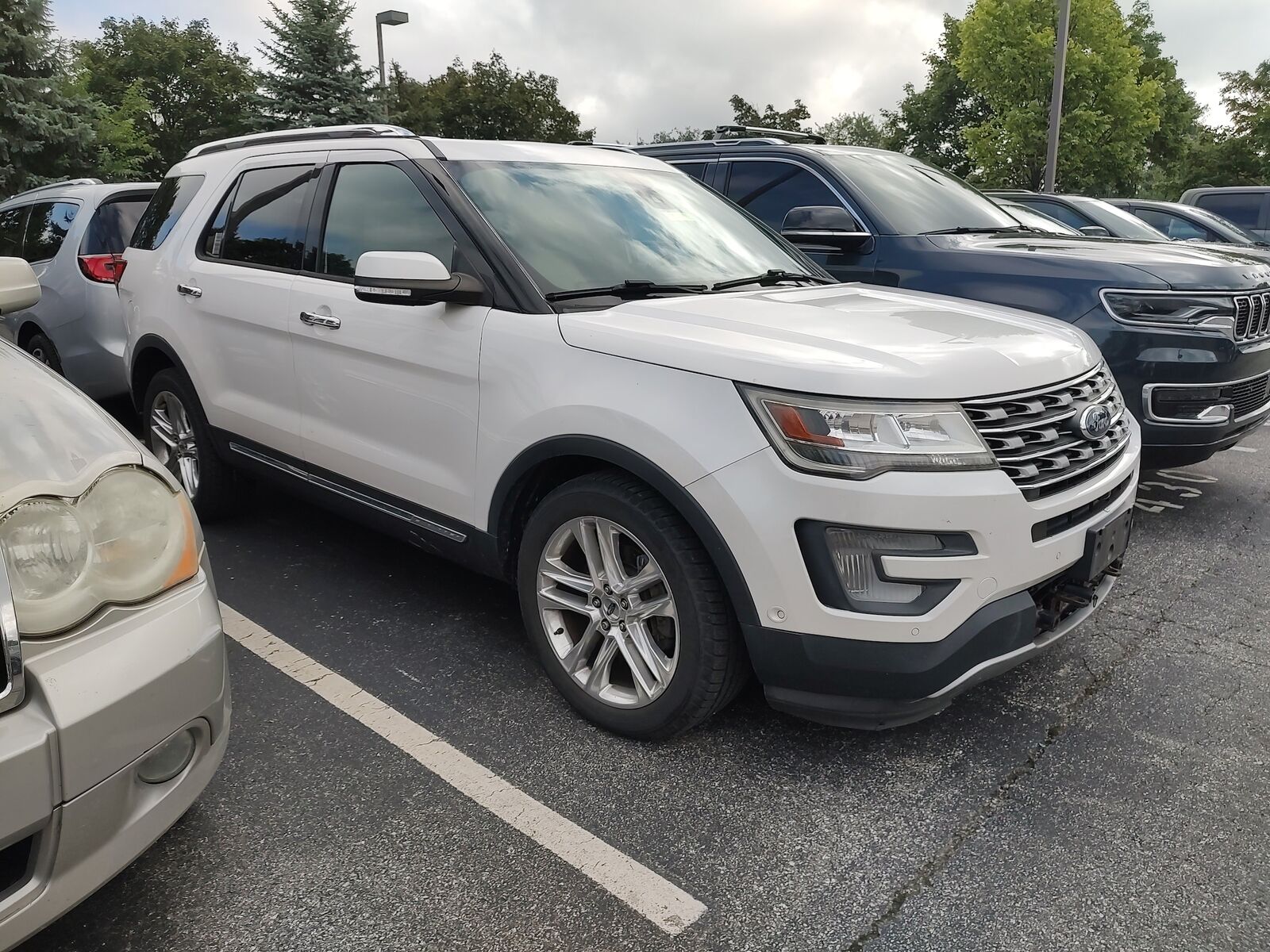 2017 FORD Explorer