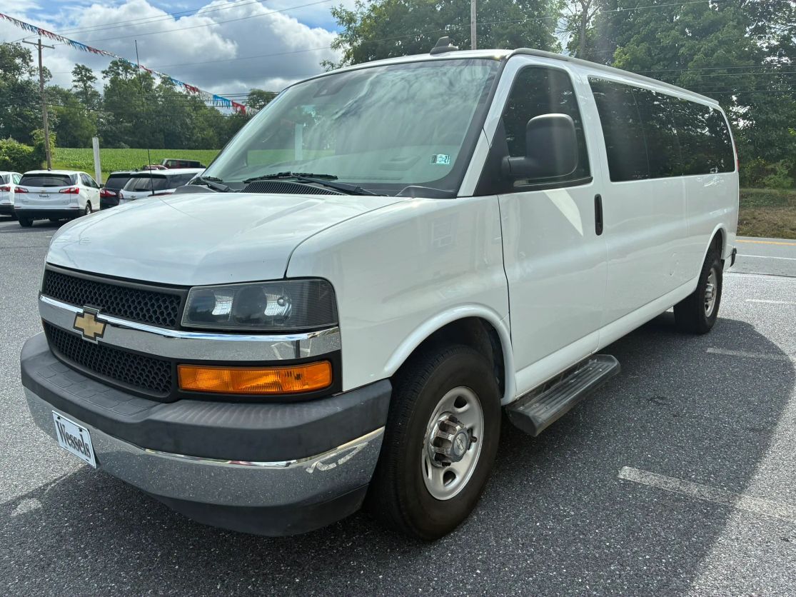 2020 CHEVROLET Express