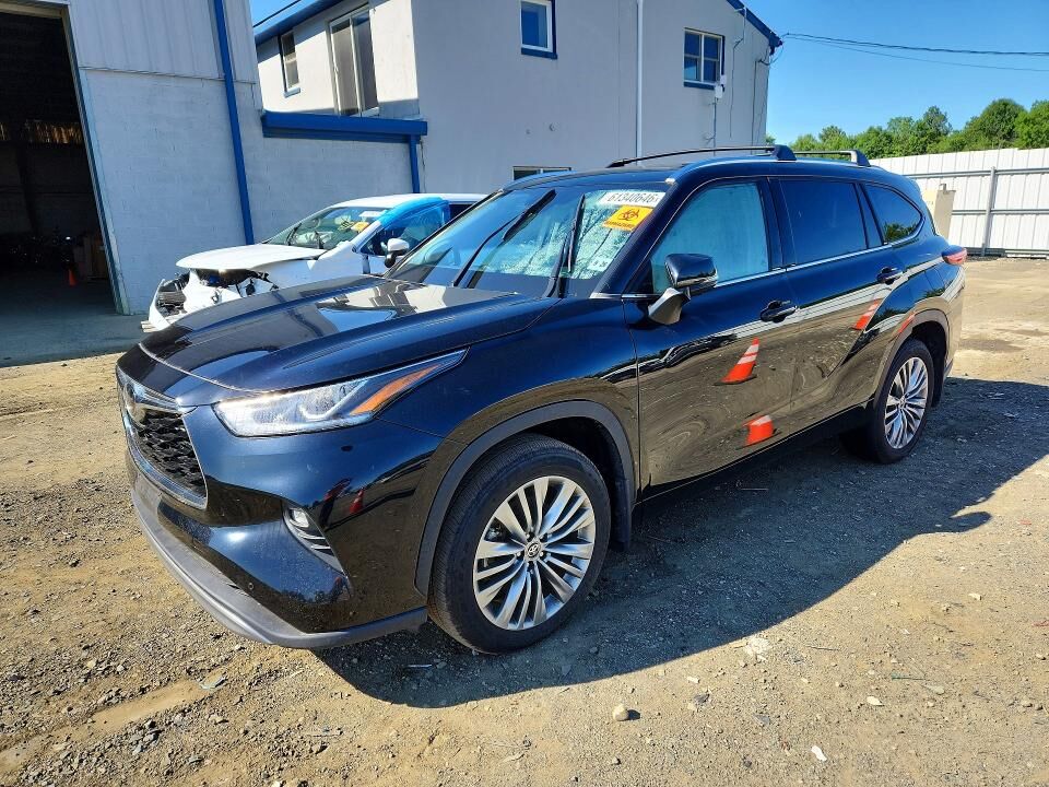 2021 TOYOTA Highlander