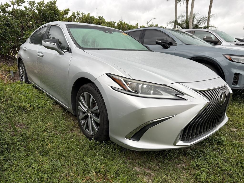 2020 LEXUS ES