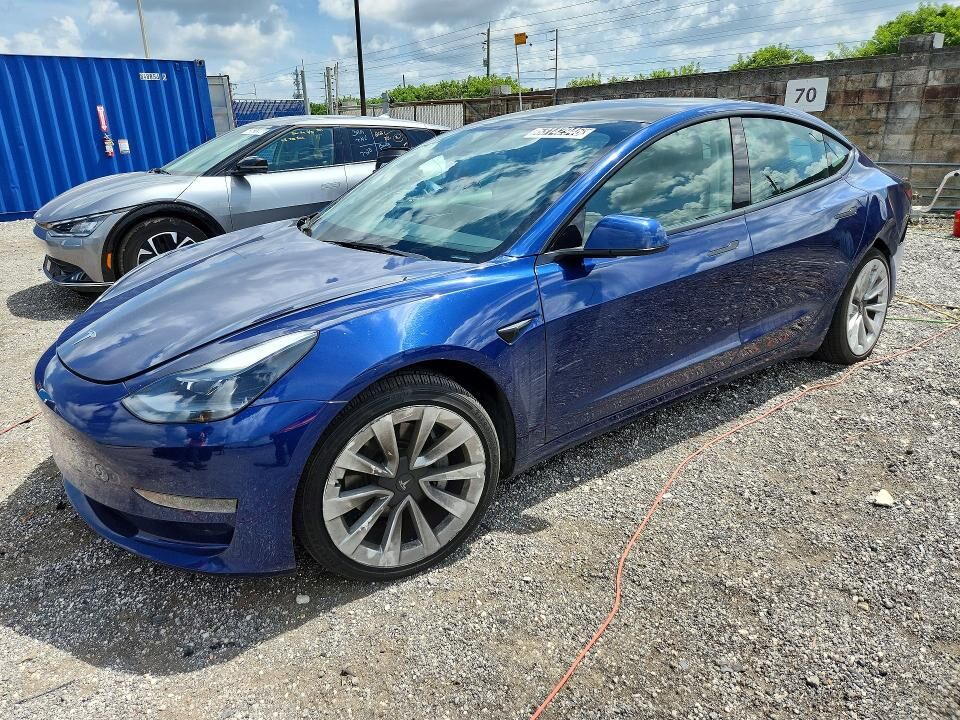 2022 TESLA Model 3