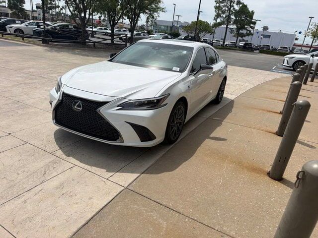 2022 LEXUS ES