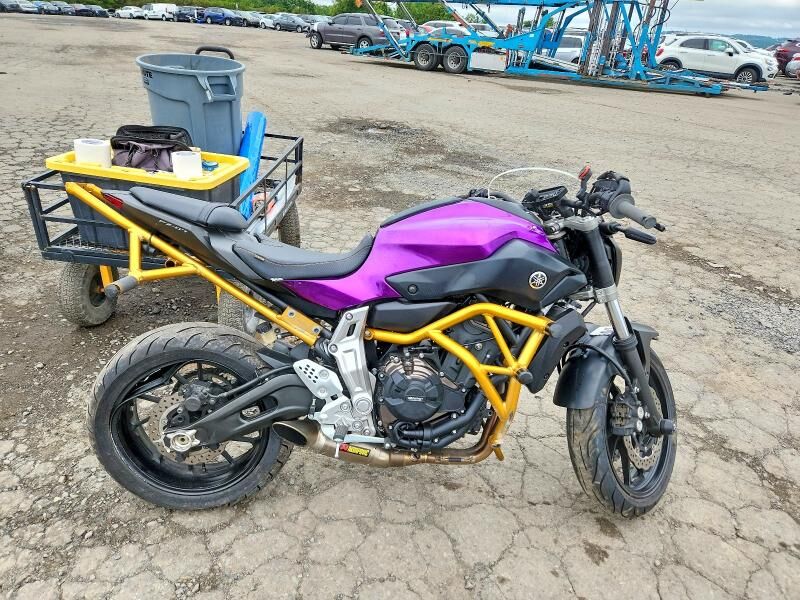 2015 YAMAHA FZ07
