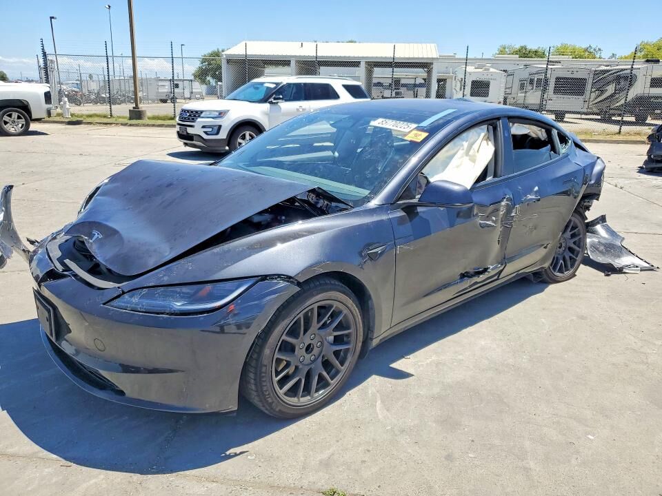 2025 TESLA Model 3