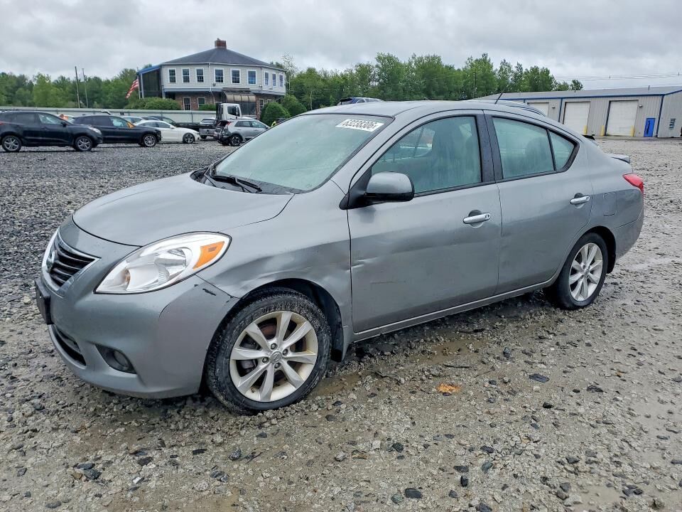 2014 NISSAN Versa