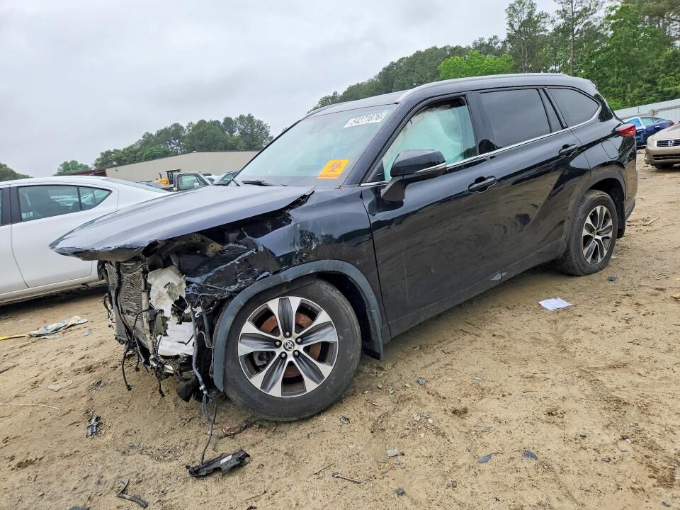 2022 TOYOTA Highlander