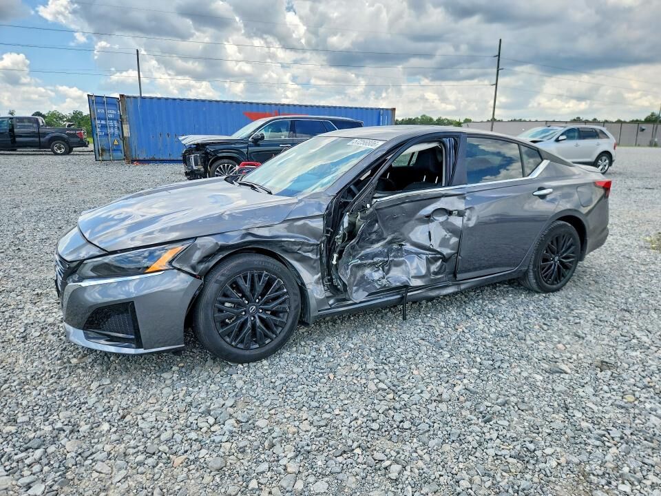 2025 NISSAN Altima