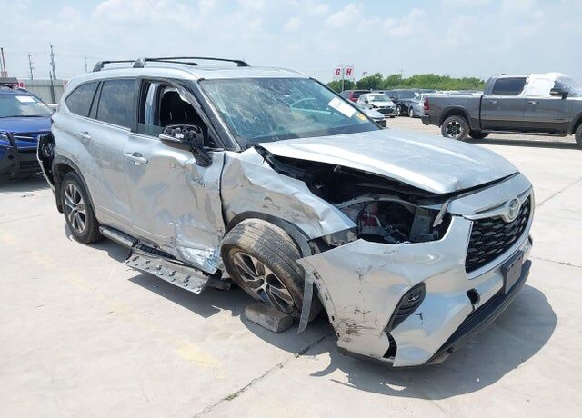 2021 TOYOTA Highlander