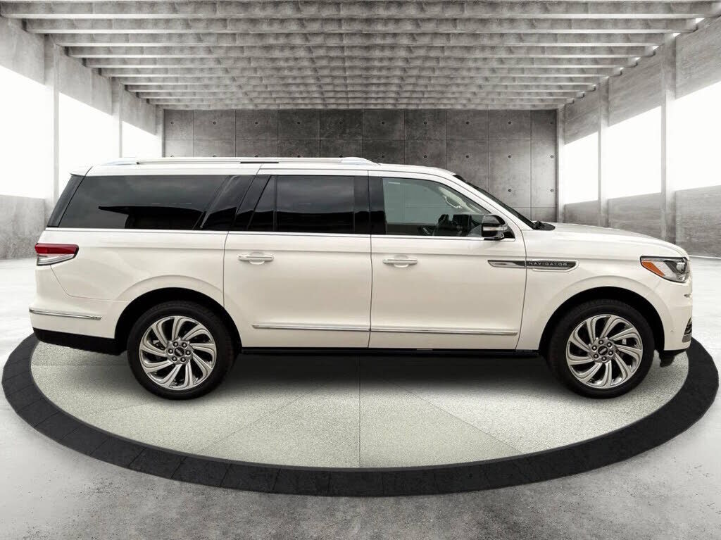 2024 LINCOLN Navigator L