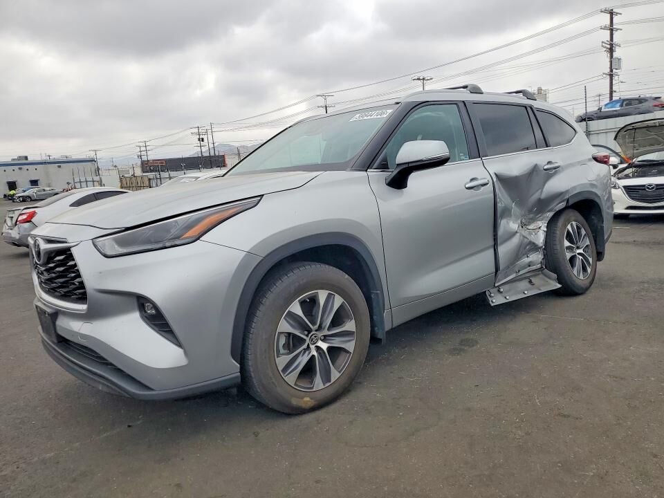 2024 TOYOTA Highlander