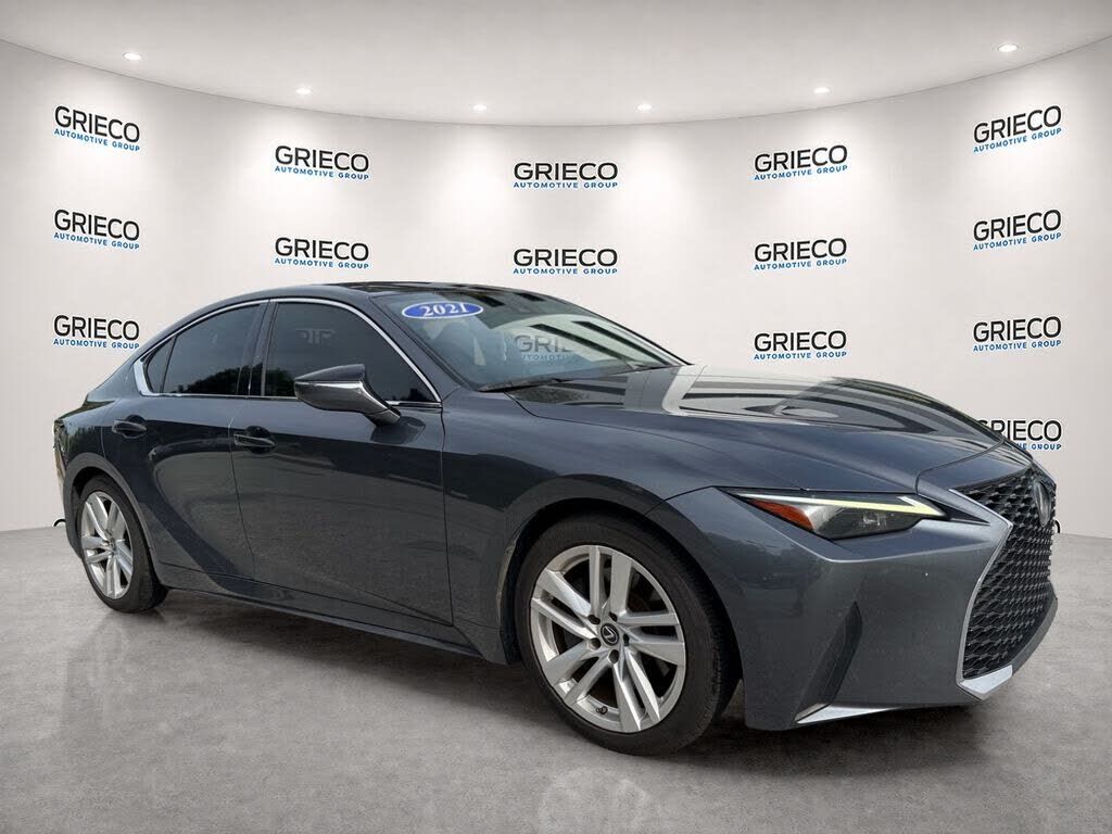 2021 LEXUS IS