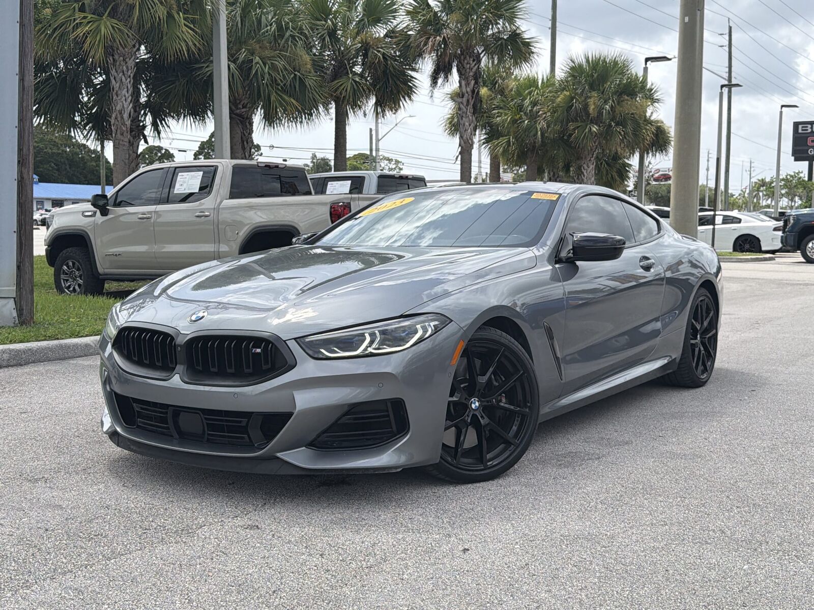 2023 BMW M8