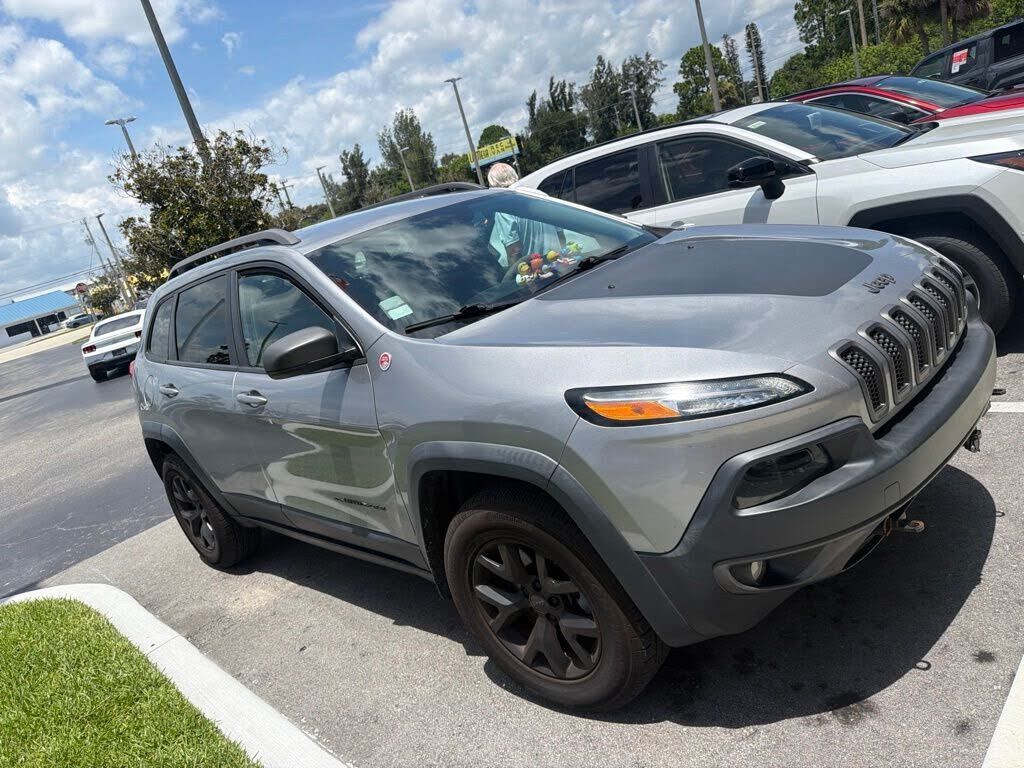 2017 JEEP Cherokee