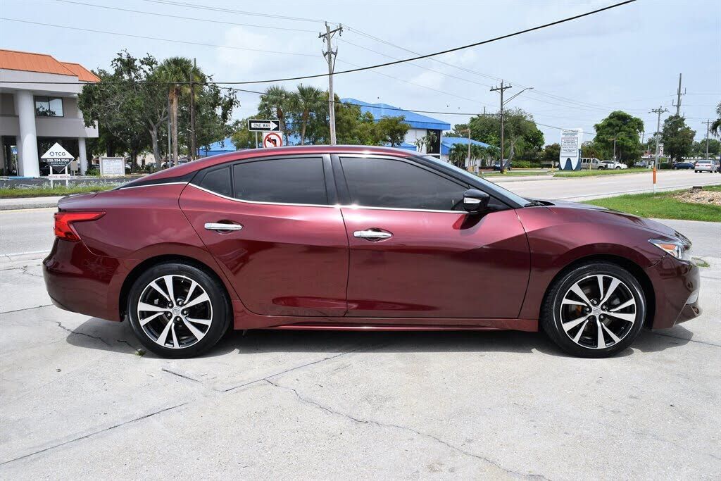 2017 NISSAN Maxima