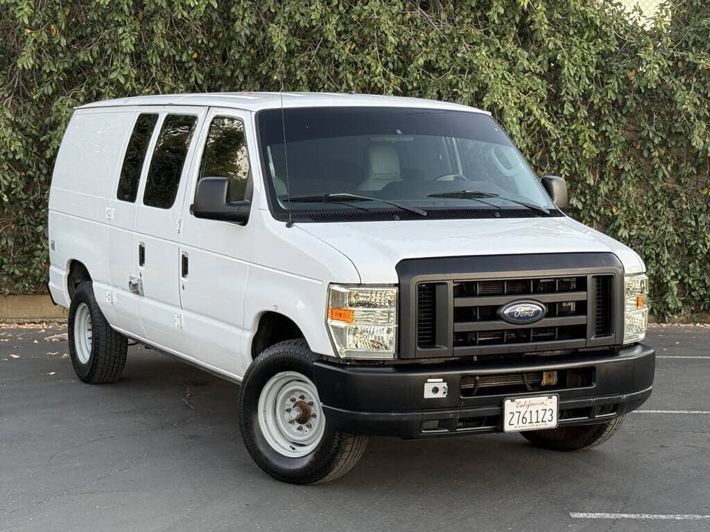 2010 FORD E-250