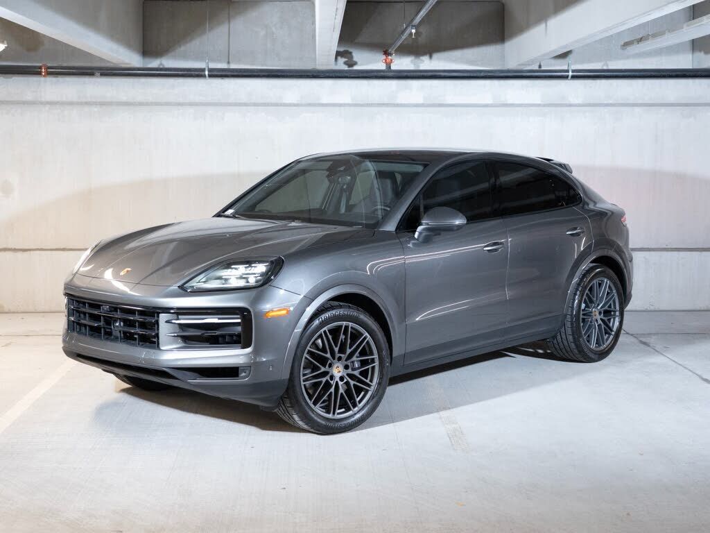 2024 PORSCHE Cayenne