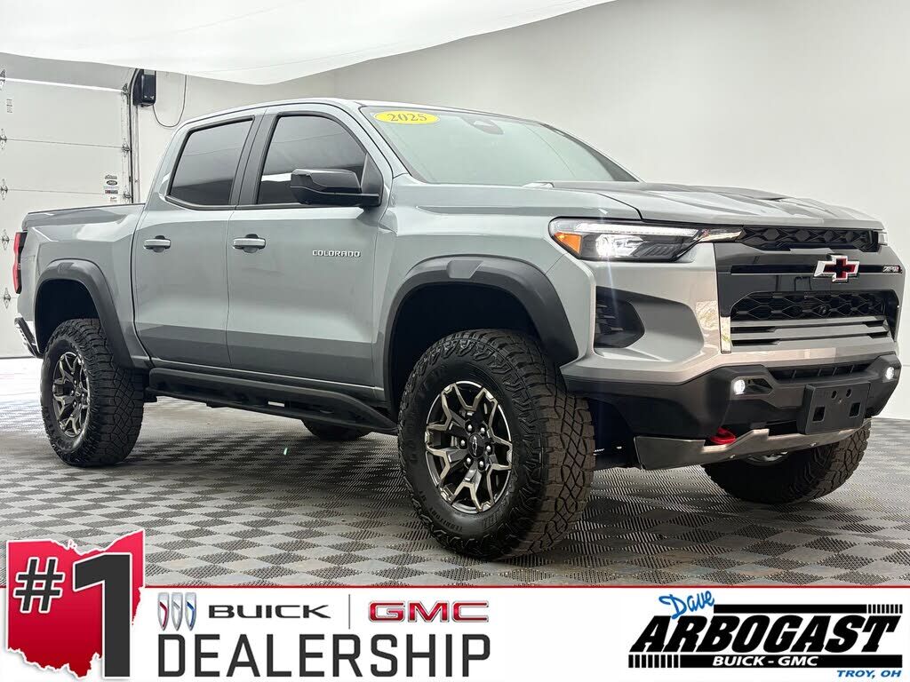 2025 CHEVROLET Colorado
