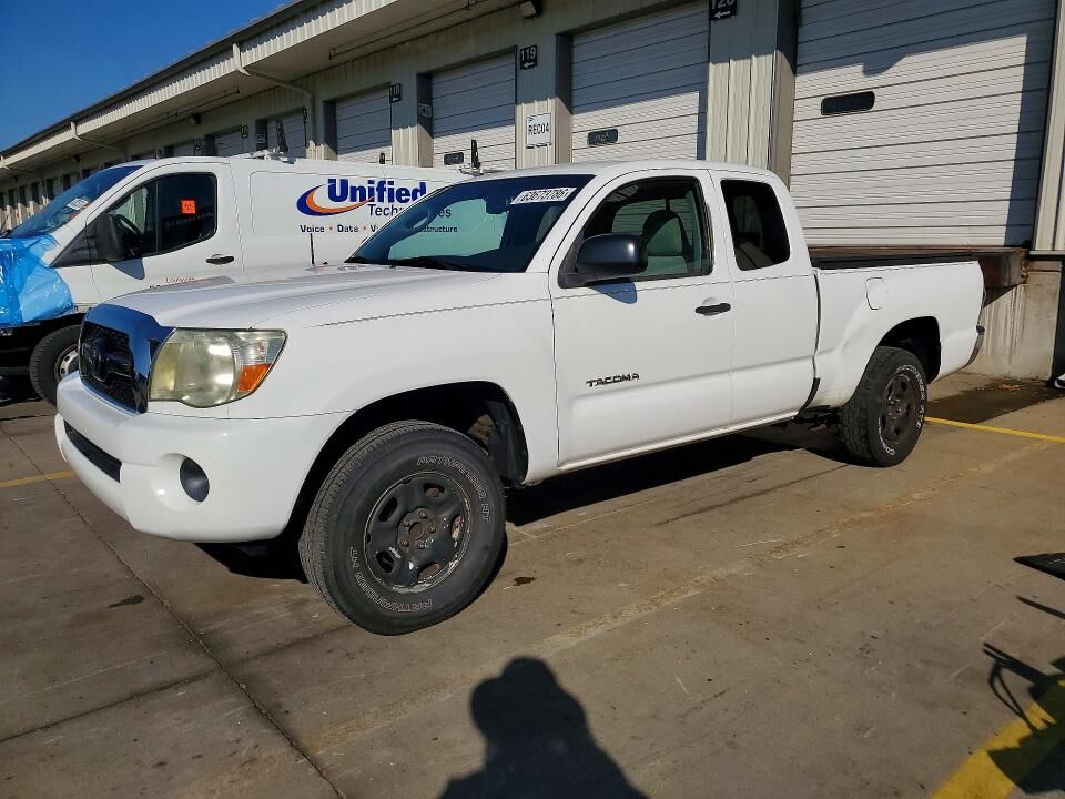 2011 TOYOTA Tacoma