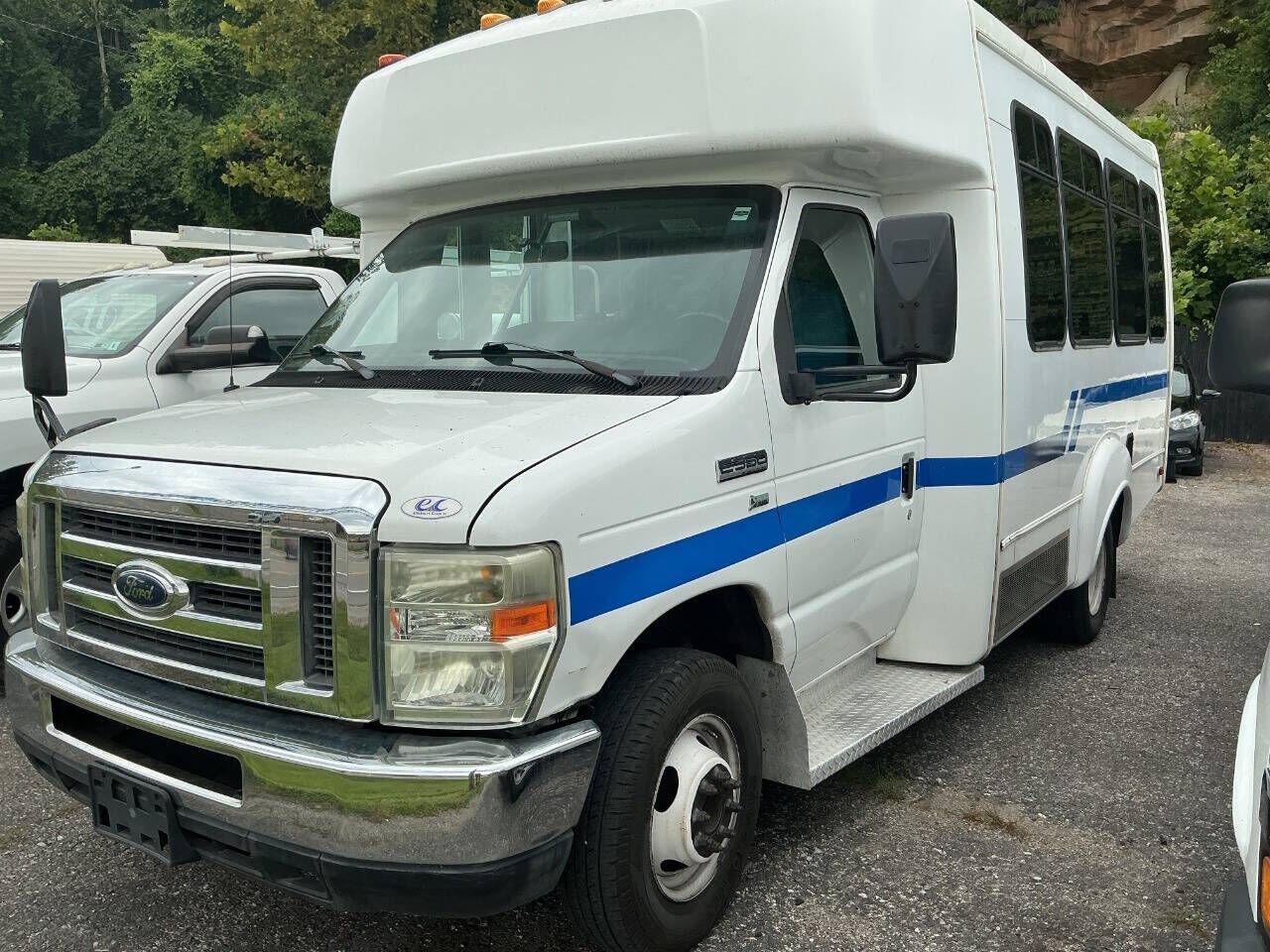 2010 FORD E-350