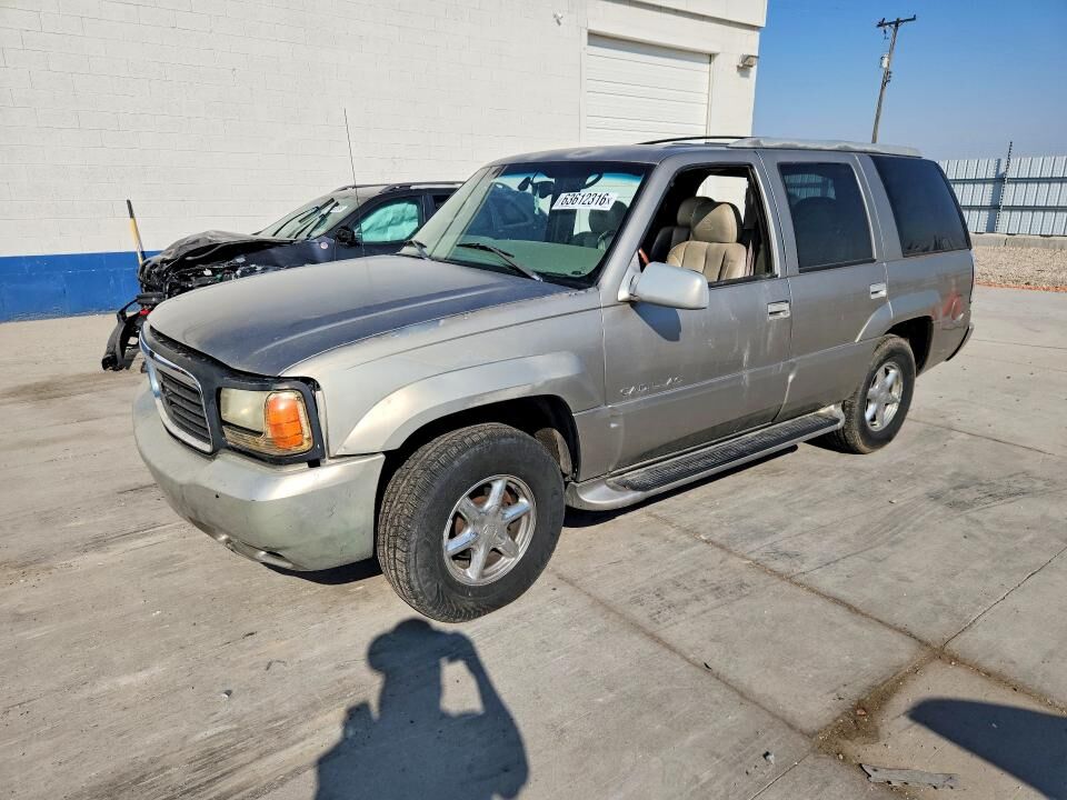 2000 CADILLAC Escalade