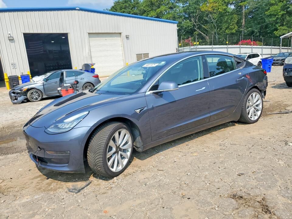 2018 TESLA Model 3