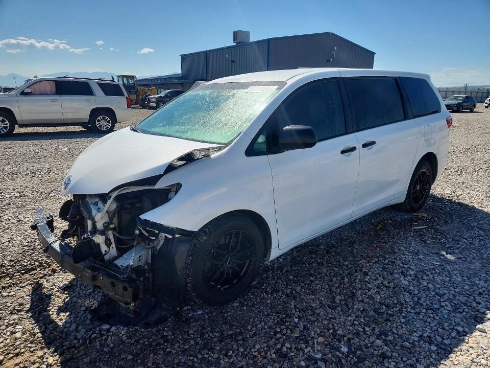 2017 TOYOTA Sienna