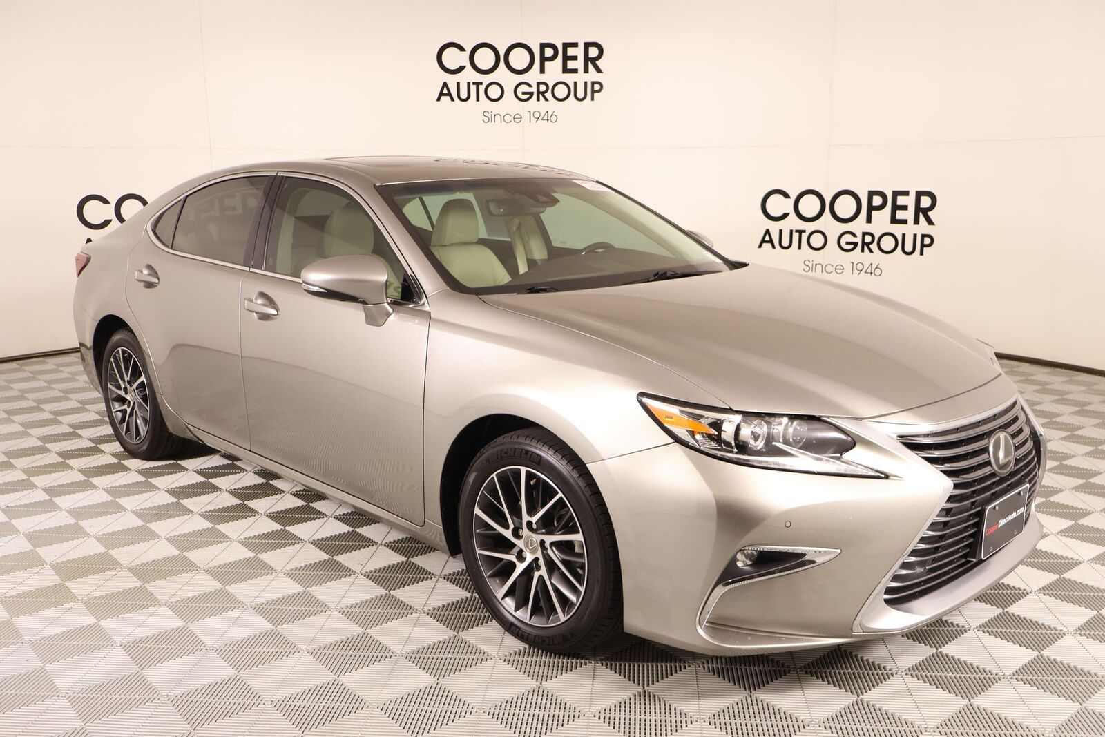 2017 LEXUS ES