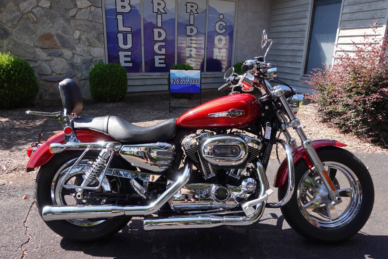 2013 HARLEY DAVIDSON 1200 Custom / 1200 Custom Anniversary
