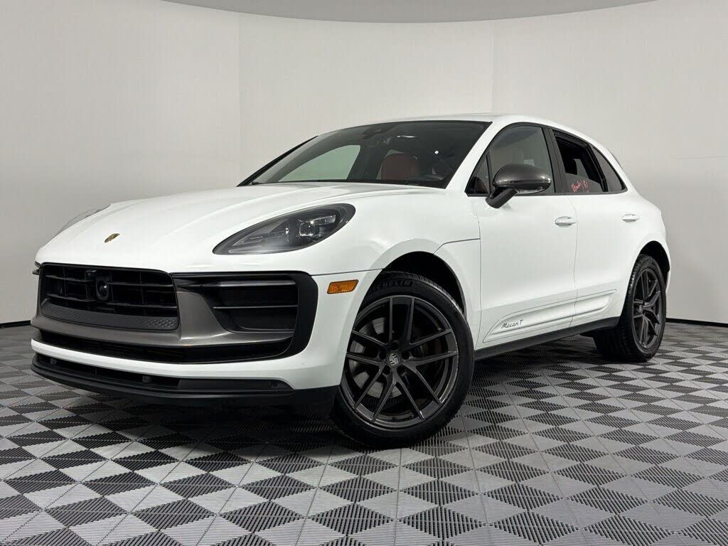 2023 PORSCHE Macan