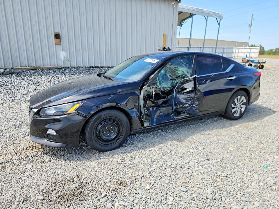 2022 NISSAN Altima