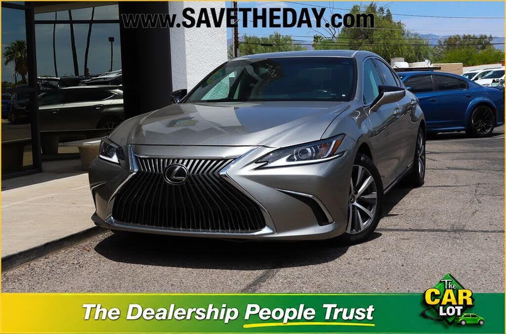 2019 LEXUS ES