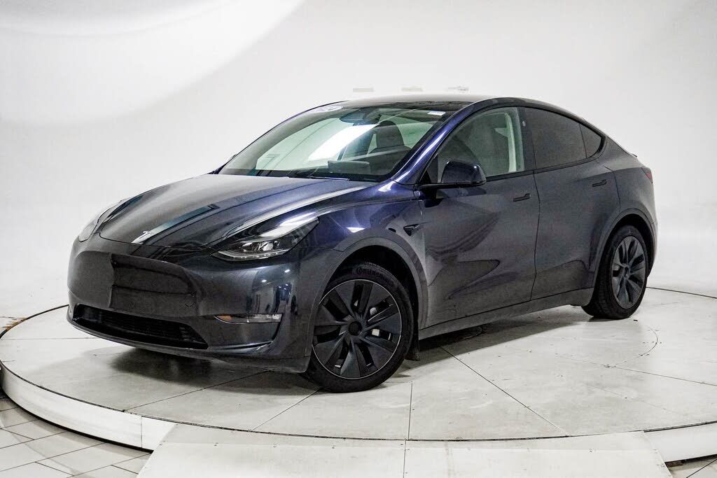 2024 TESLA Model Y