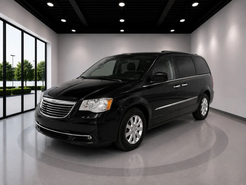 2016 CHRYSLER Town and Country