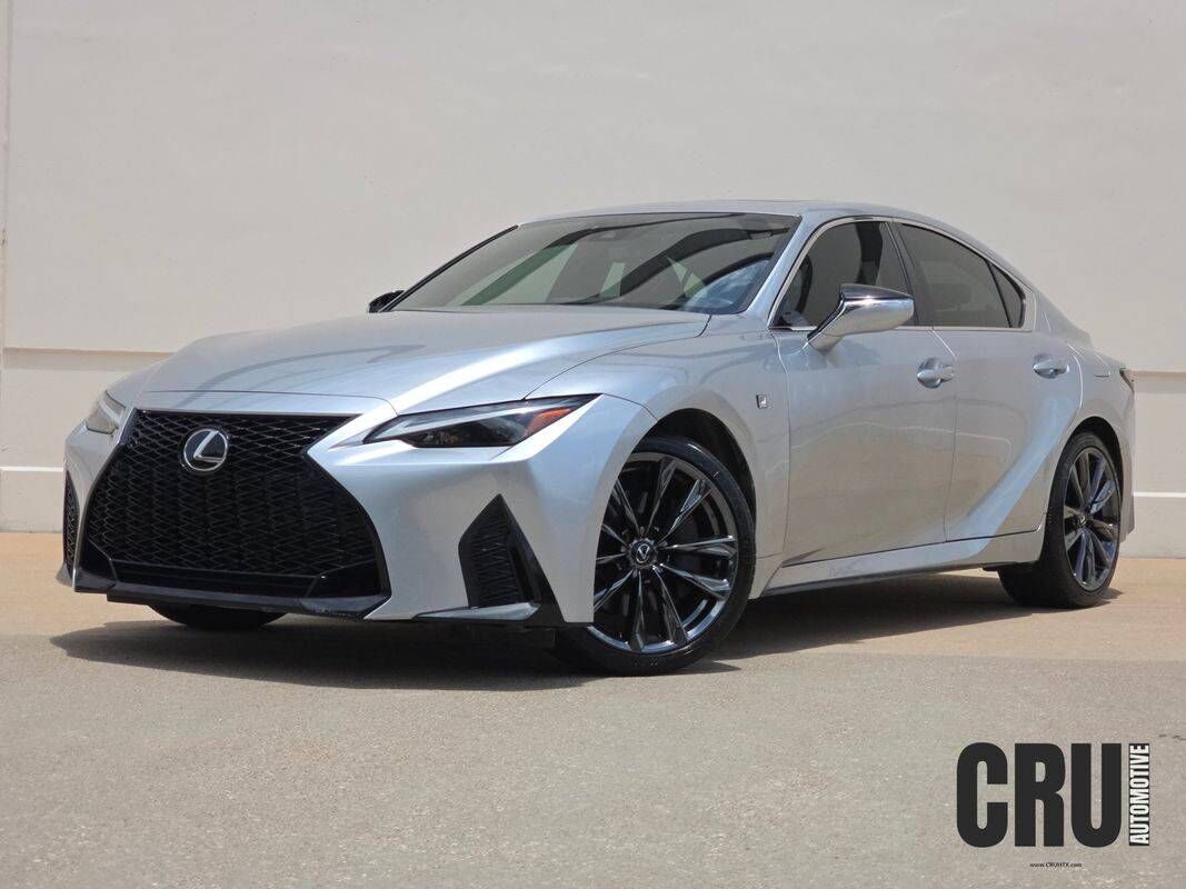 2022 LEXUS IS