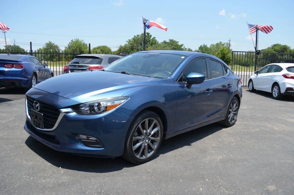 2018 MAZDA Mazda3