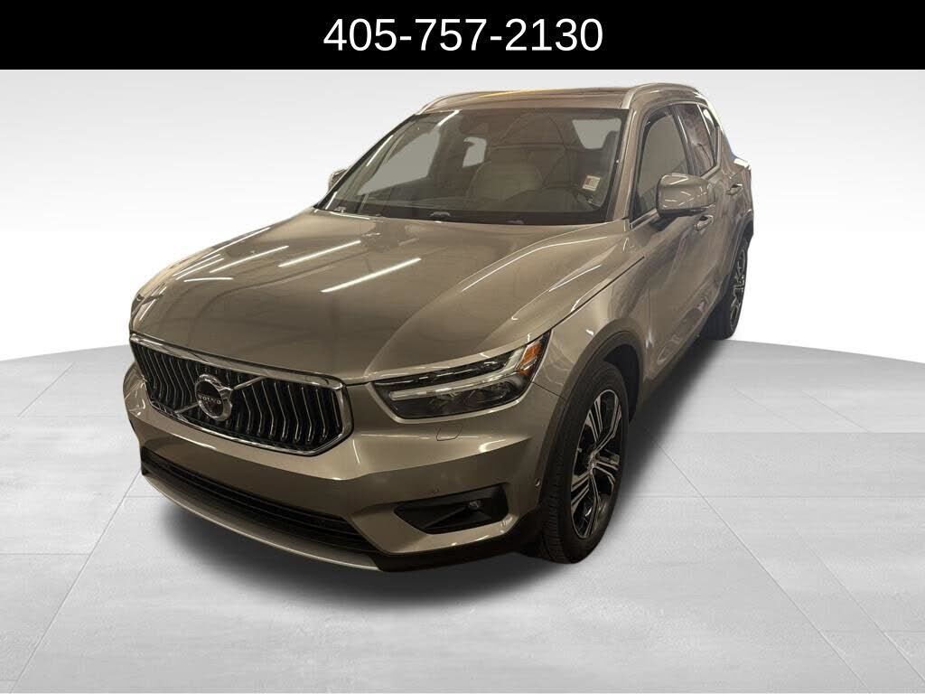 2020 VOLVO XC40