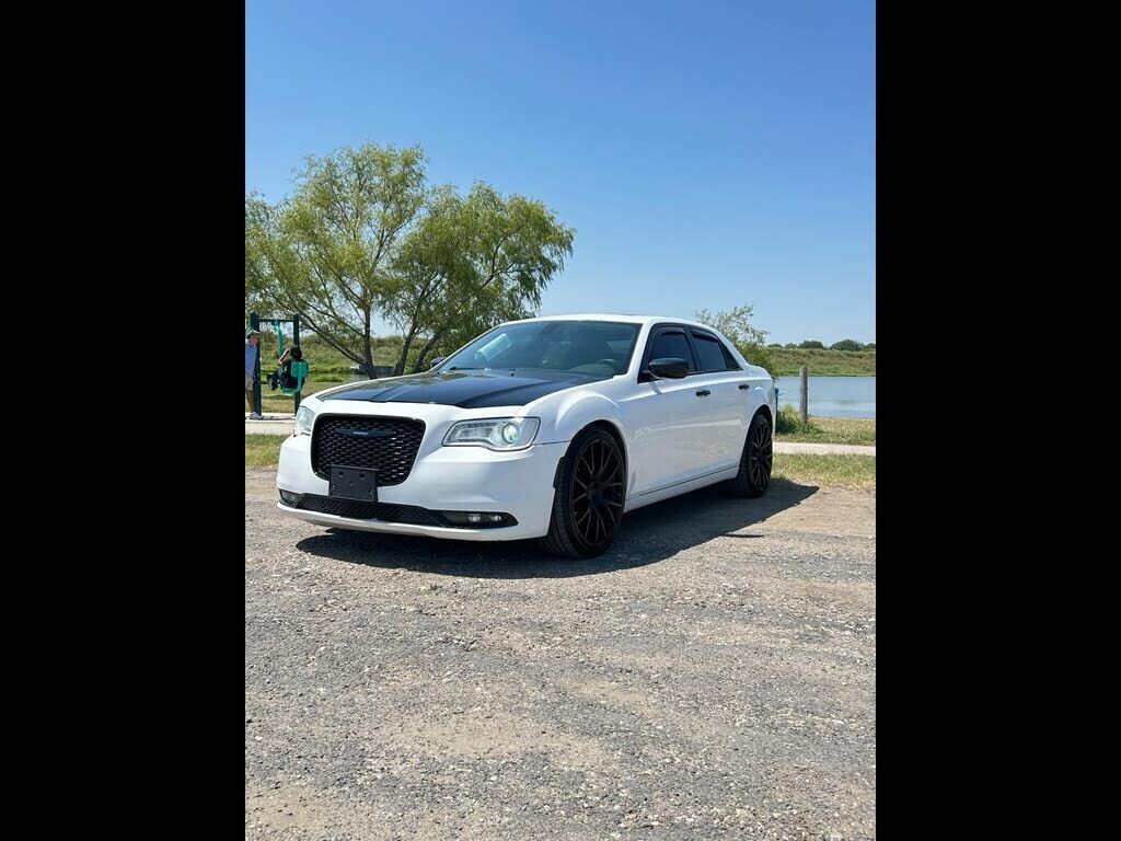 2020 CHRYSLER 300