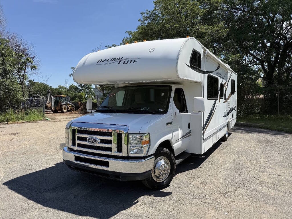 2013 FORD E-450