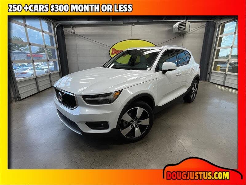 2022 VOLVO XC40
