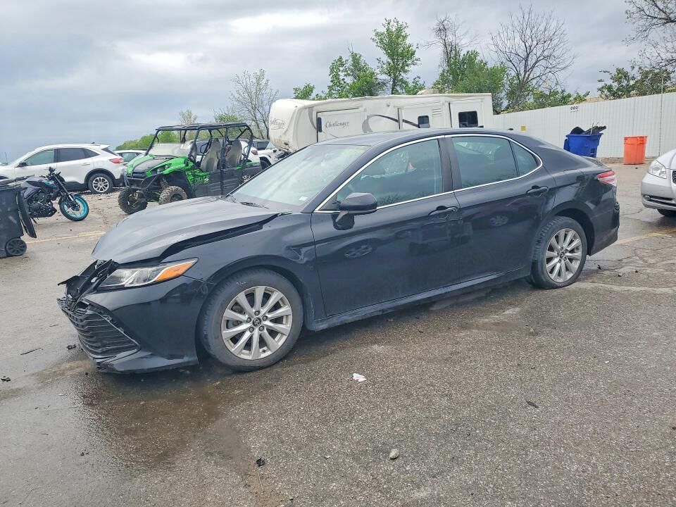 2019 TOYOTA Camry