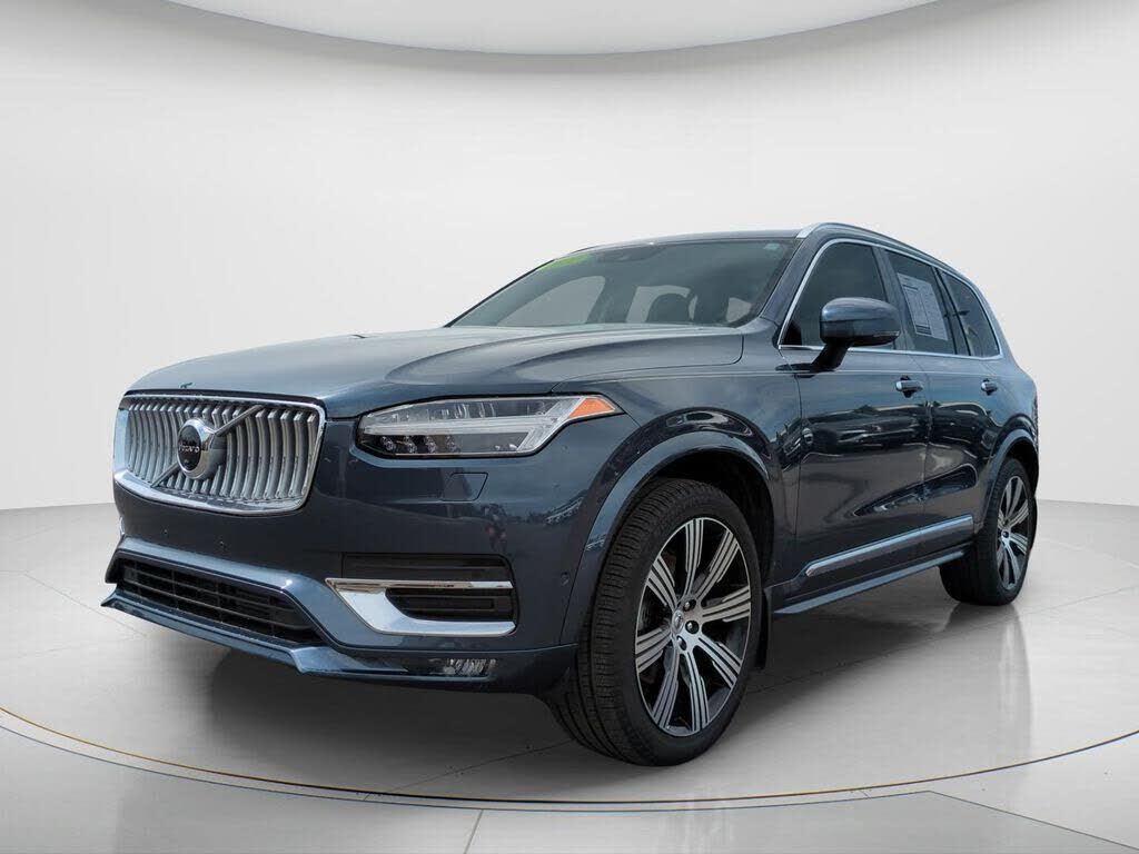 2022 VOLVO XC90