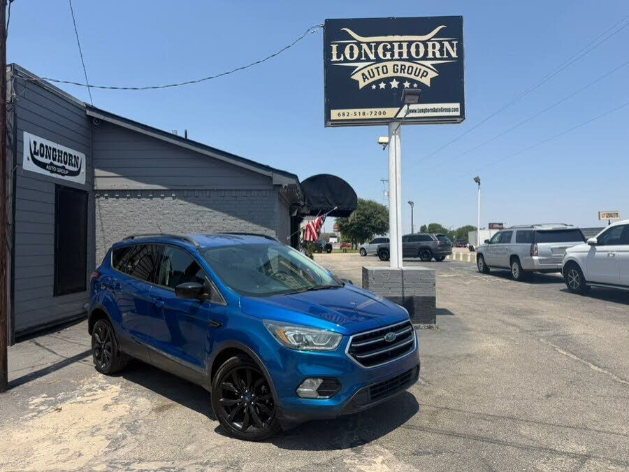 2017 FORD Escape