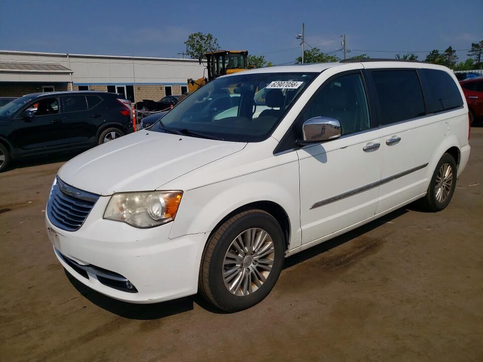 2014 CHRYSLER Town and Country
