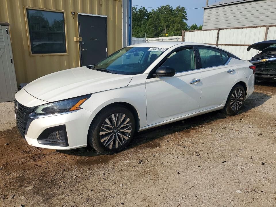 2025 NISSAN Altima