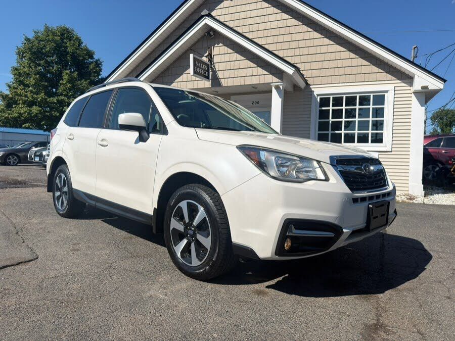 2017 SUBARU Forester