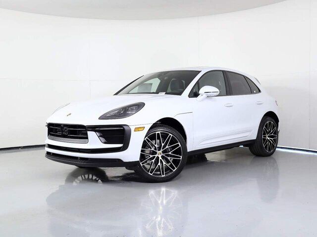 2025 PORSCHE Macan